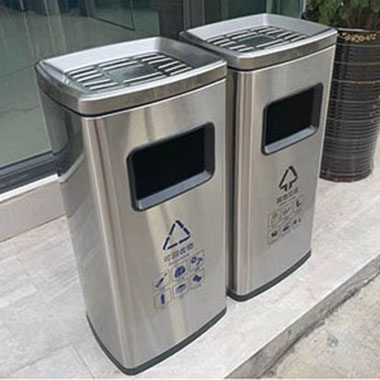 室內垃（lā）圾桶